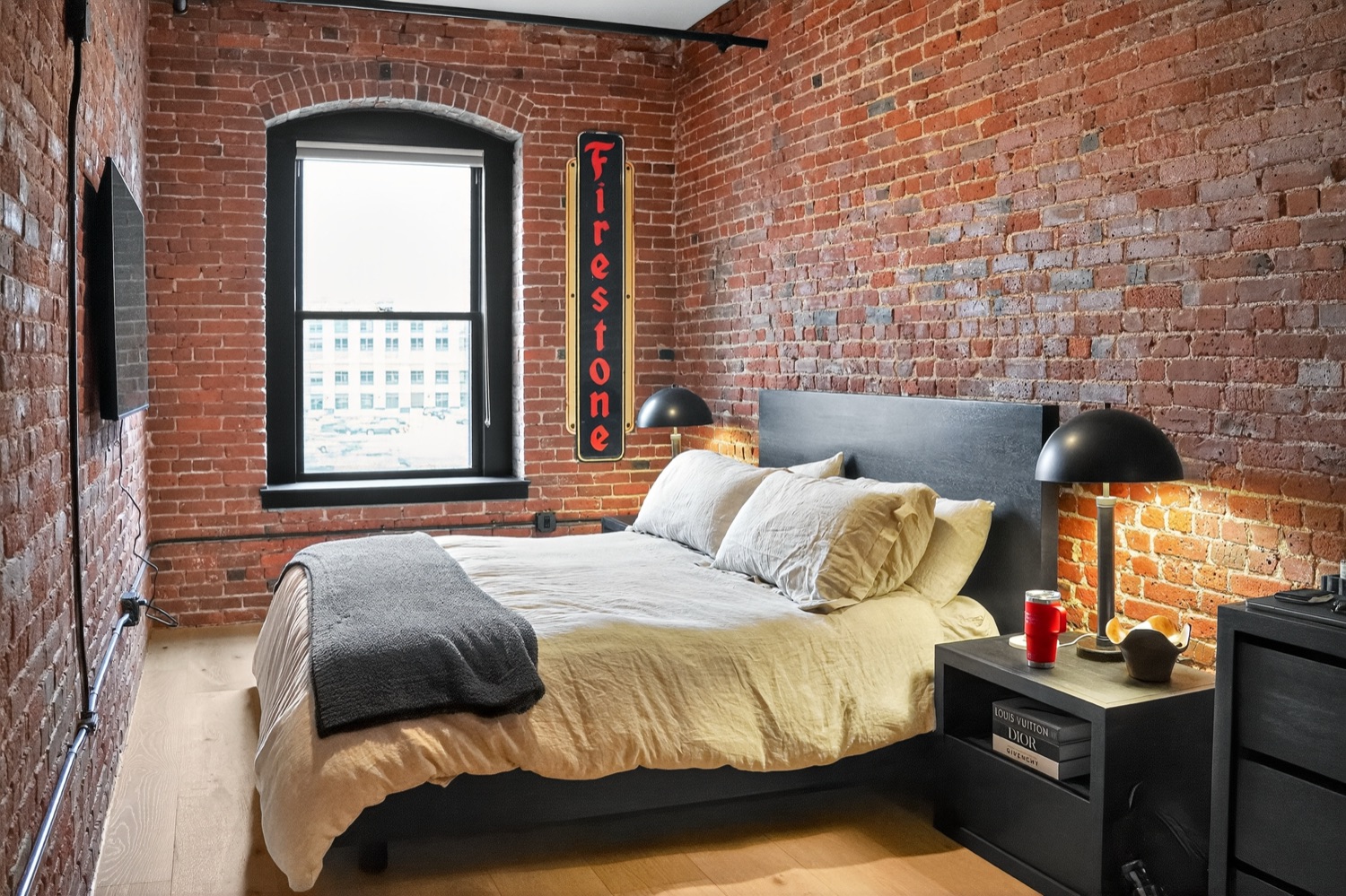 Wormwood Residence, Seaport